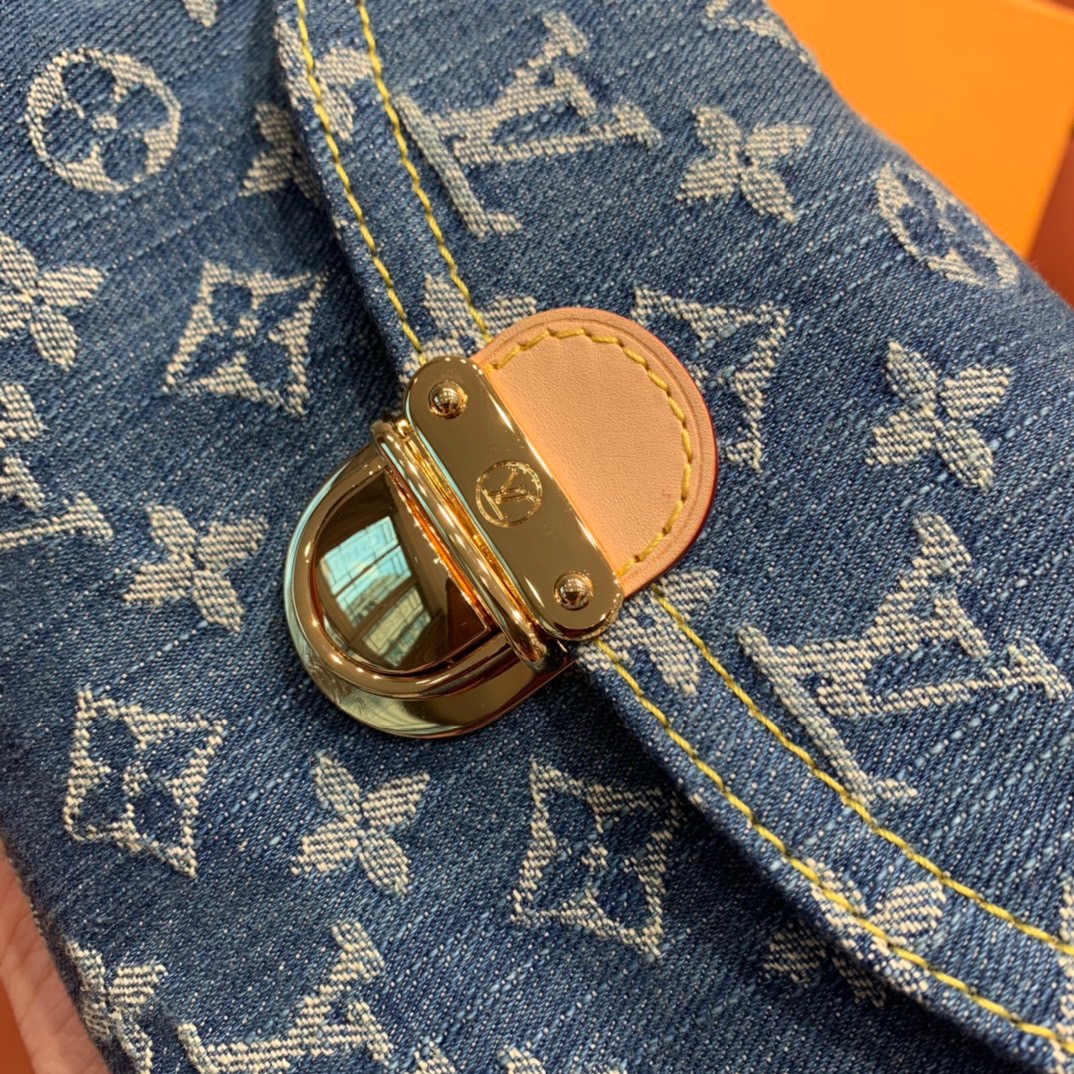 Bagsaaa L0vis Vvtt0n Monogram Denim Mini Pleaty Bag in Blue - 25x15x9cm 