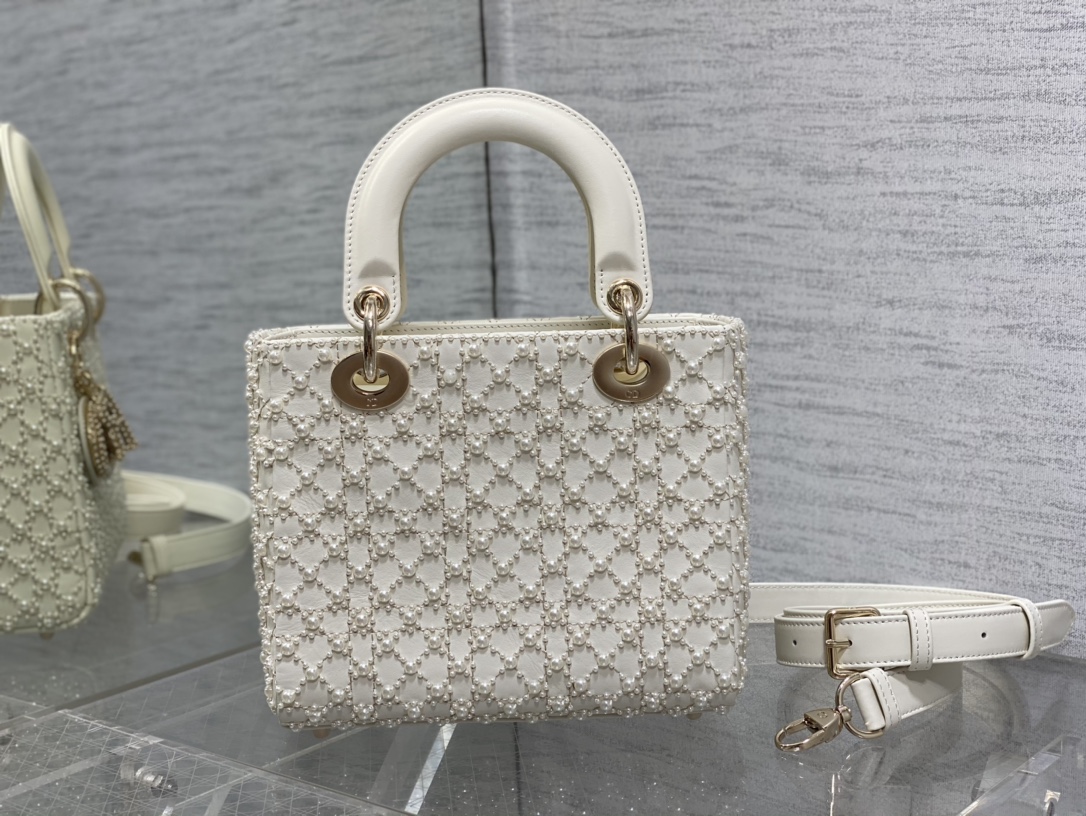 Bagsaaa D10r Lady Mini White Pearl 20cm