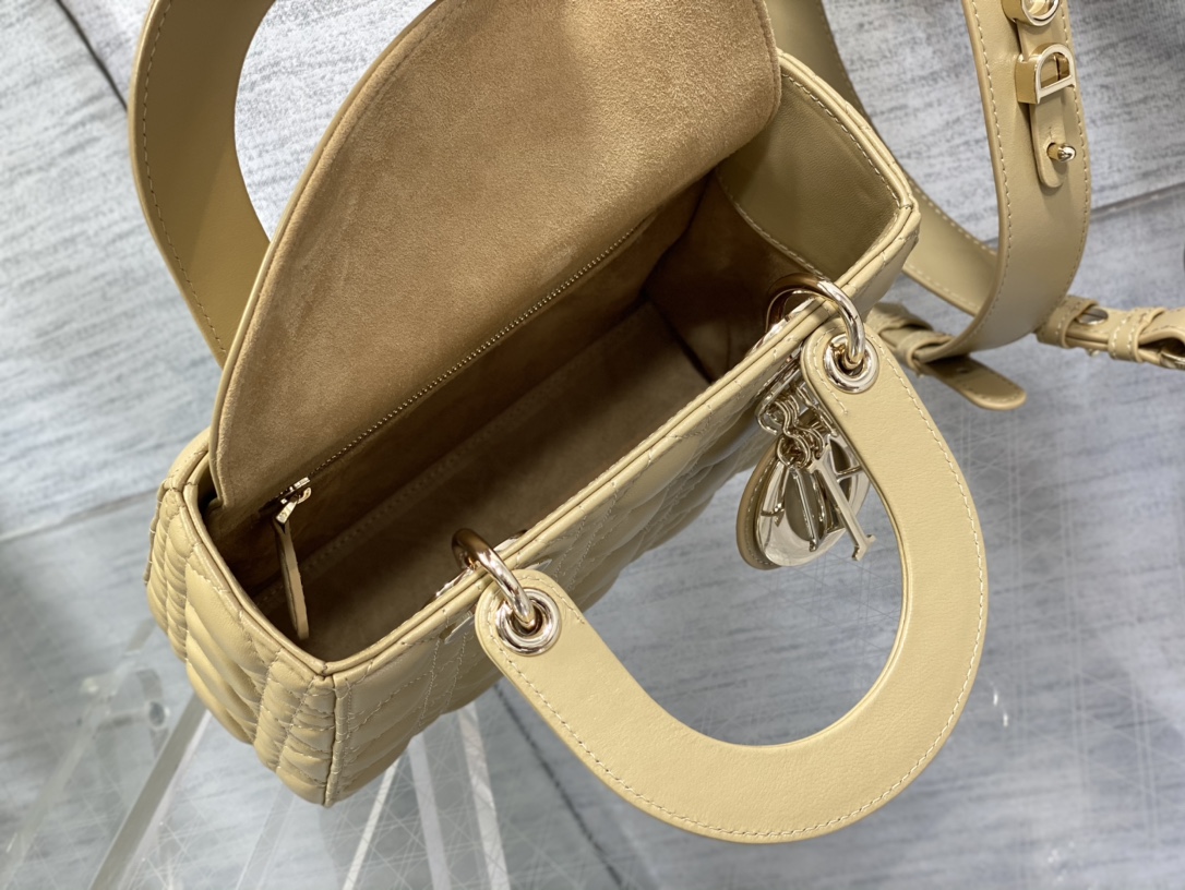 Bagsaaa D10r Lady Small Yellow Lambskin Leather 20cm