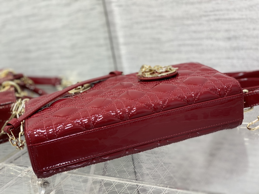 Bagsaaa D10r Lady D-Joy Medium Patent Red Leather Bag - 26*6*14cm