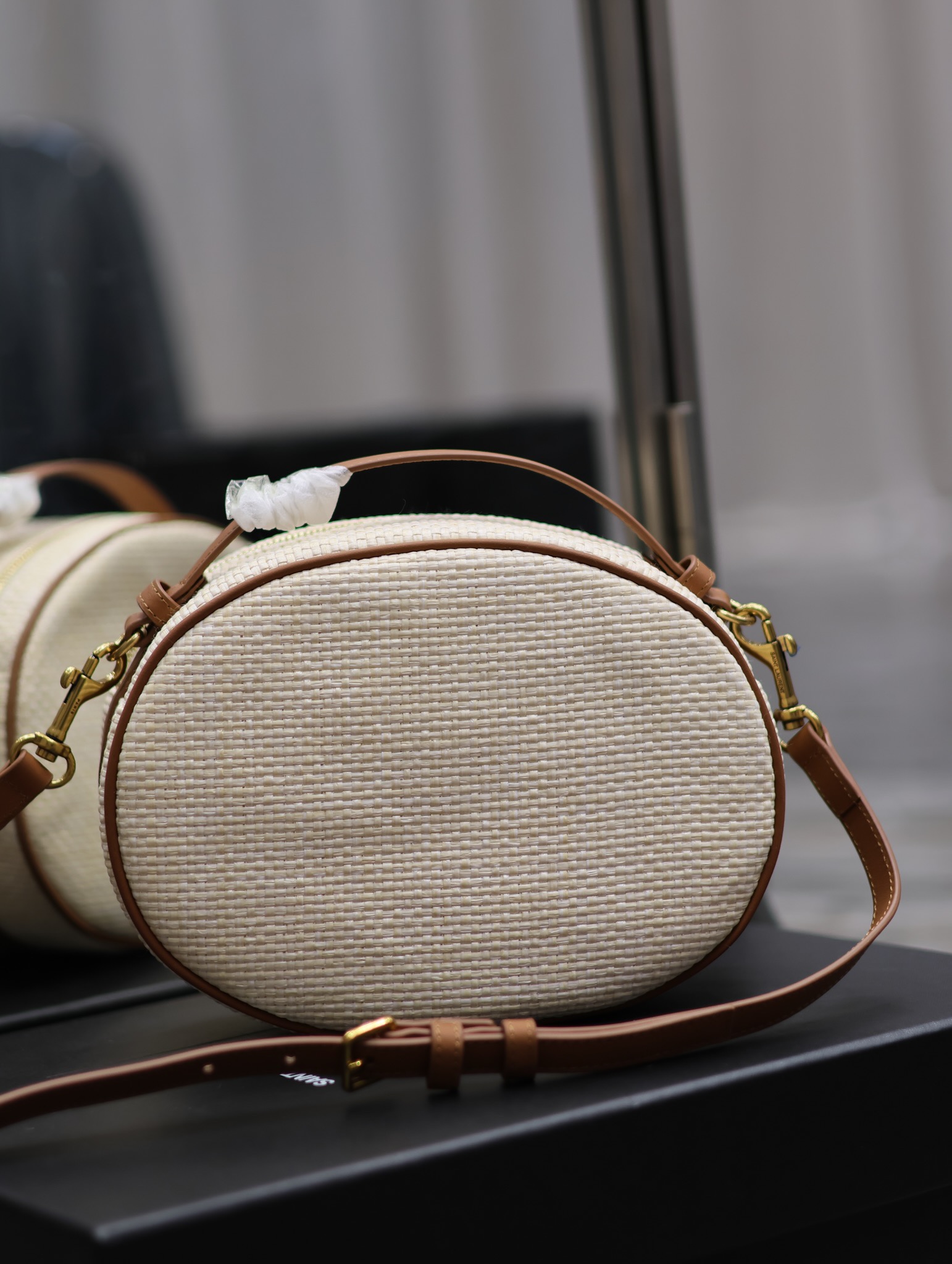 Bagsaaa Y51 Leather-trimmed raffia shoulder bag - 22×16.5×6cm