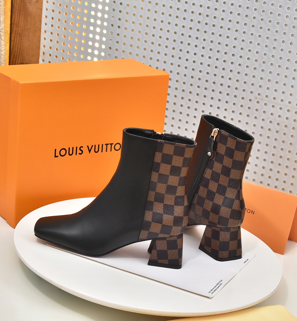 Bagsaaa L0vis Vvtt0n Black Damier Ankle Boot
