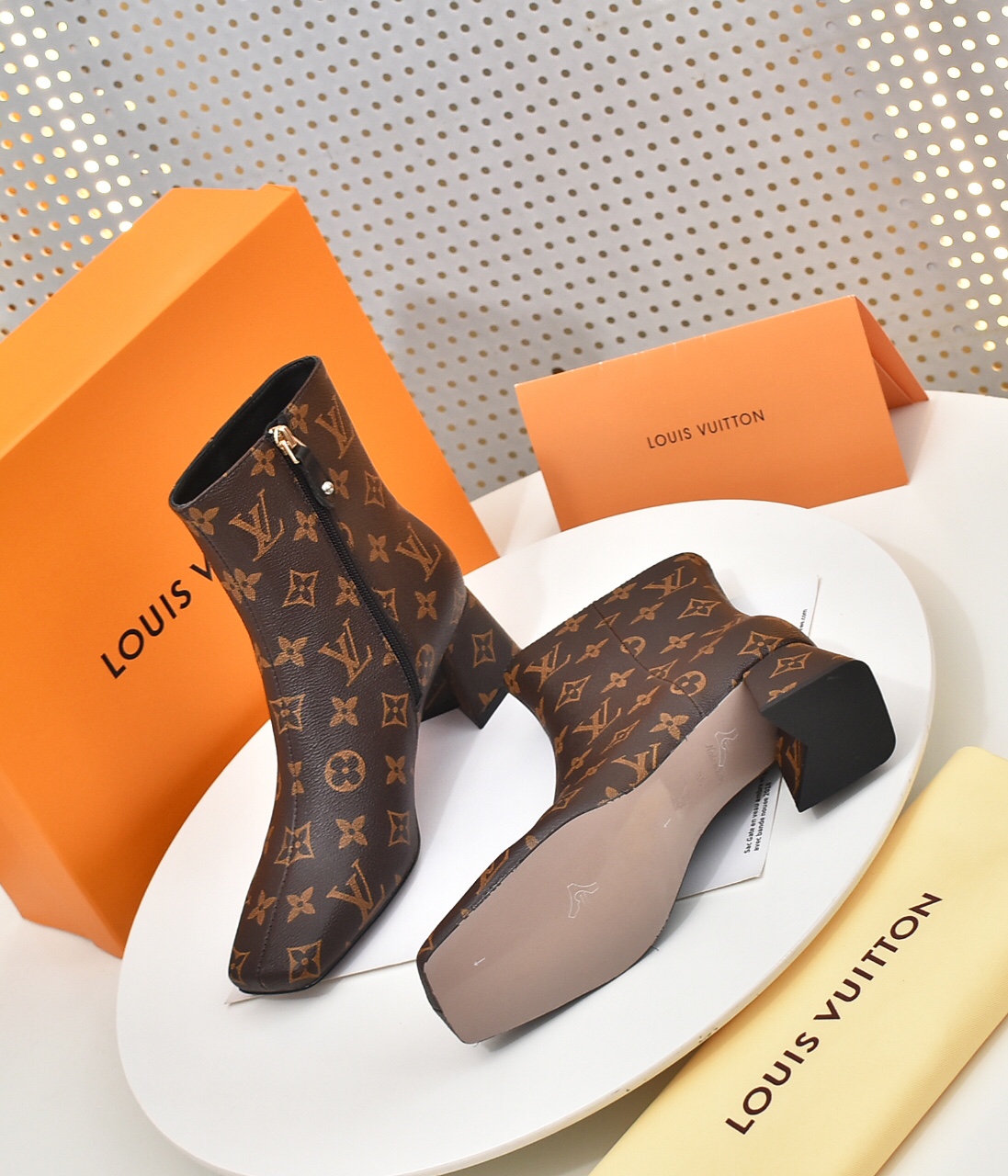 Bagsaaa L0vis Vvtt0n Monogram Ankle Boot