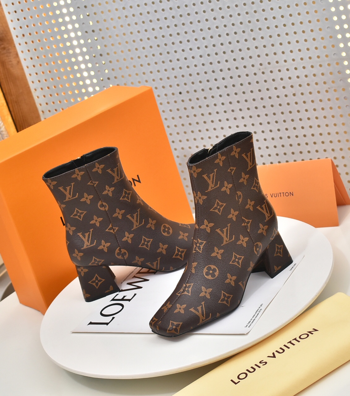 Bagsaaa L0vis Vvtt0n Monogram Ankle Boot