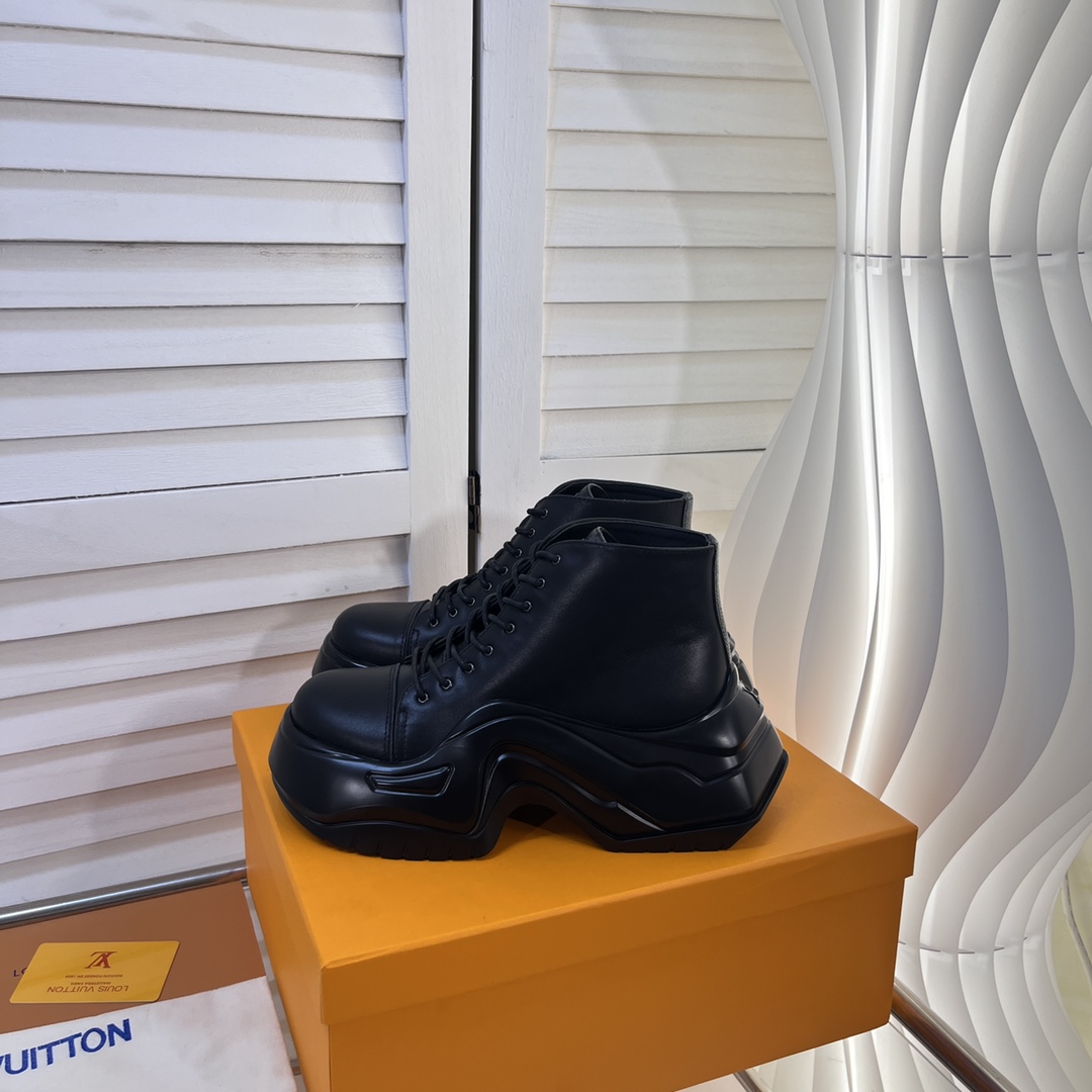 Bagsaaa L0vis Vvtt0n ALl Black Sneakers 