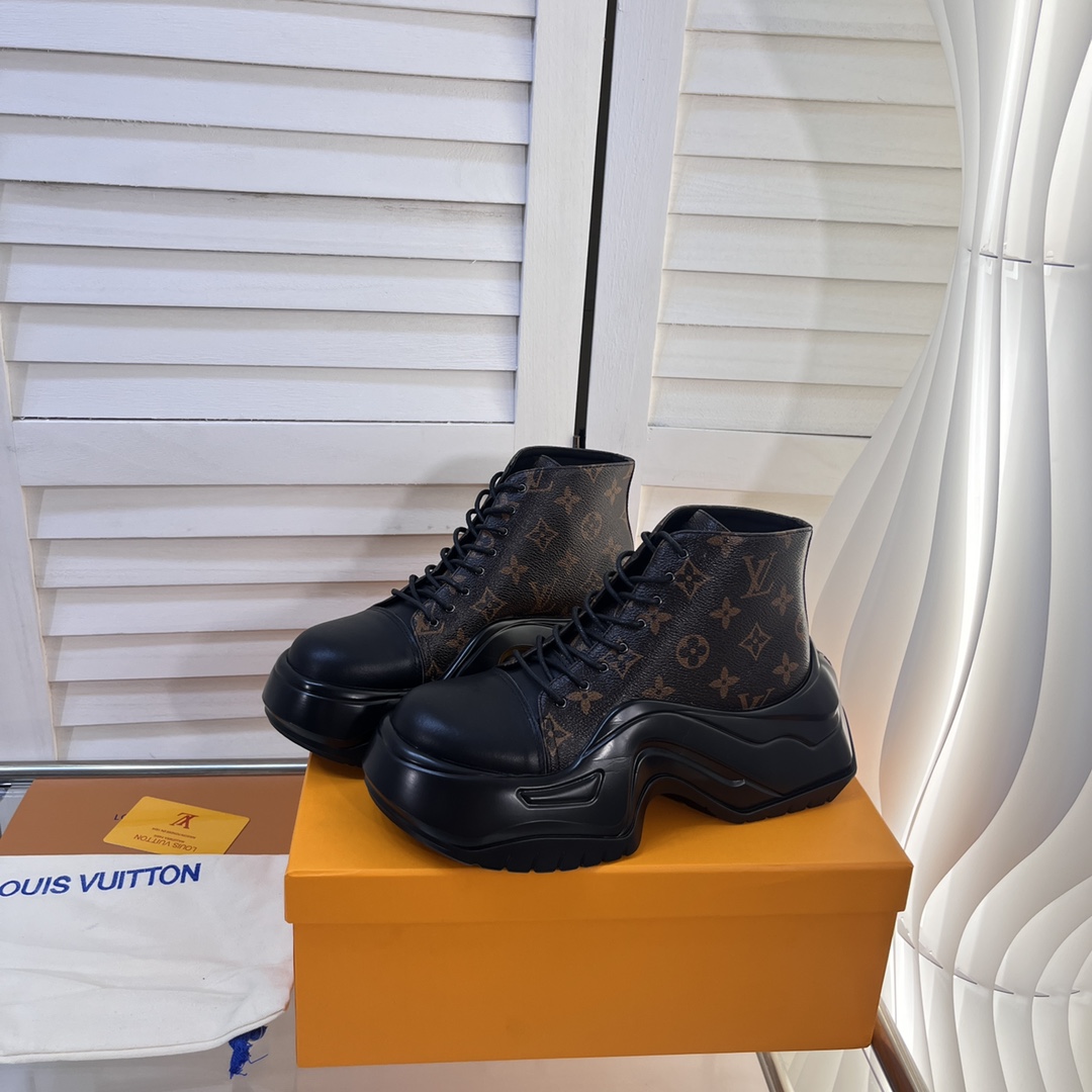 Bagsaaa L0vis Vvtt0n Black and Brown Monogram Sneakers