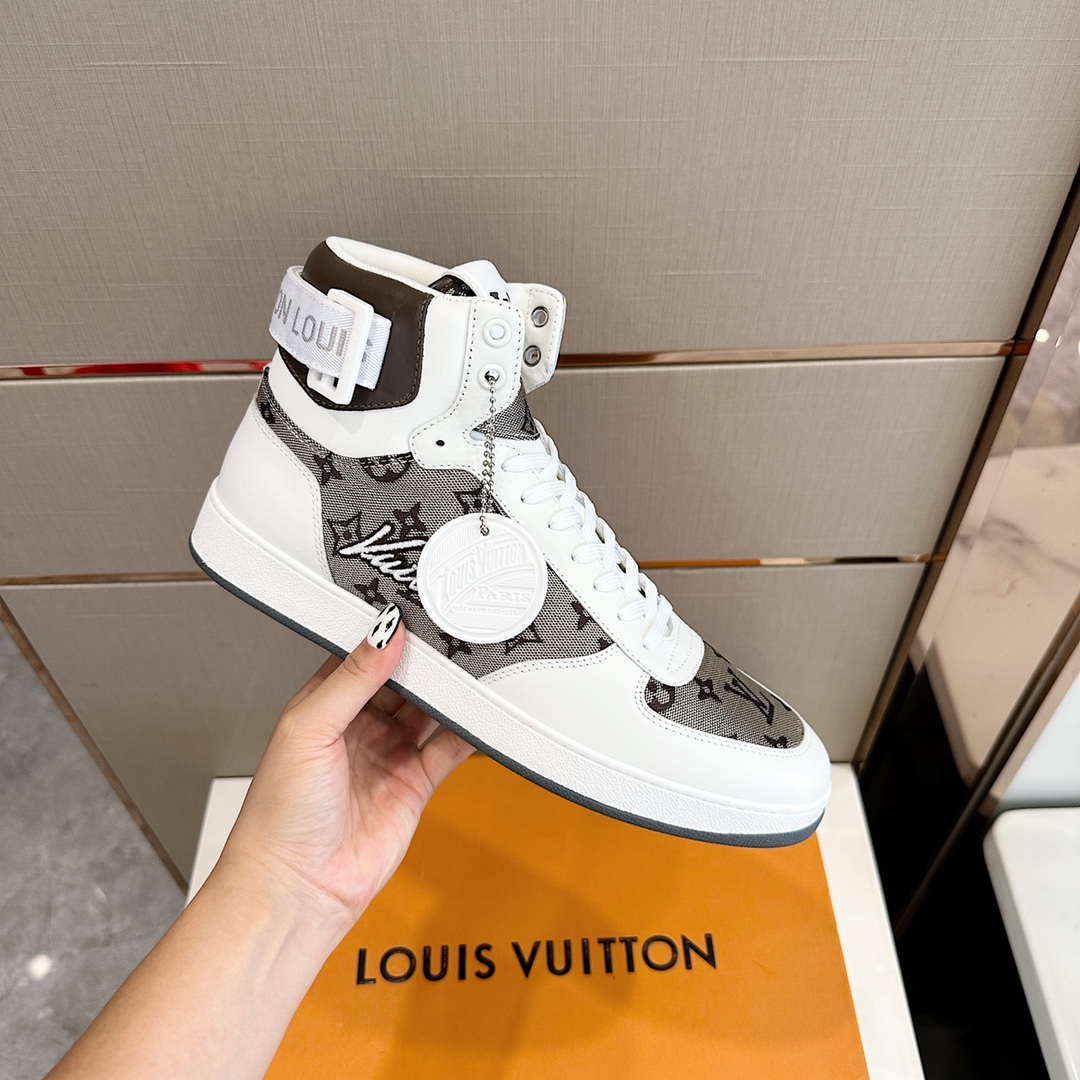 Bagsaaa L0vis Vvtt0n High Top Grey Sneakers