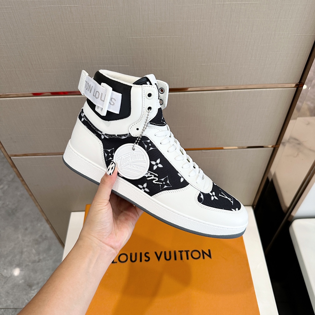 Bagsaaa L0vis Vvtt0n High Top Black Sneakers