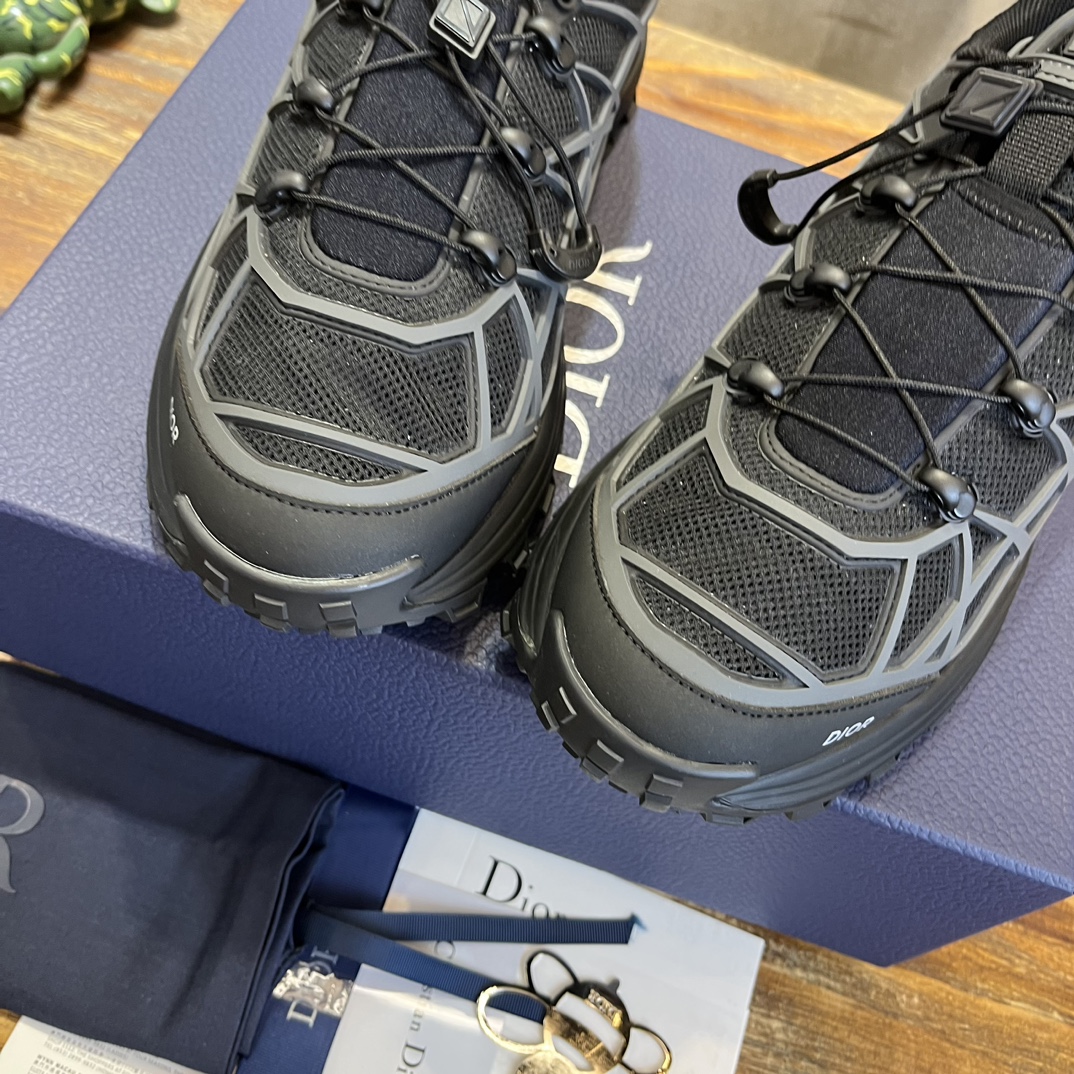 Bagsaaa D10r B22 Athletic Sneakers Black Color