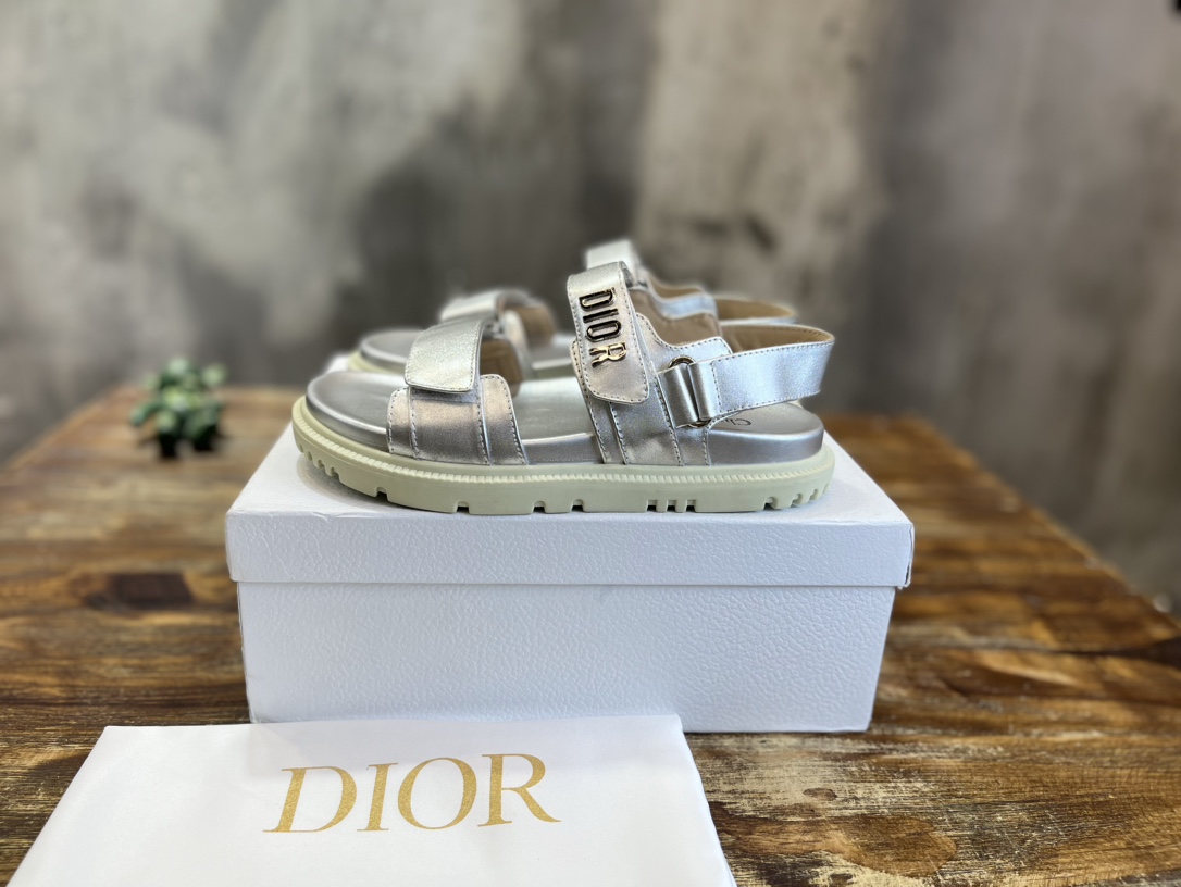 Bagsaaa D10r act sandal lambskin leather silver