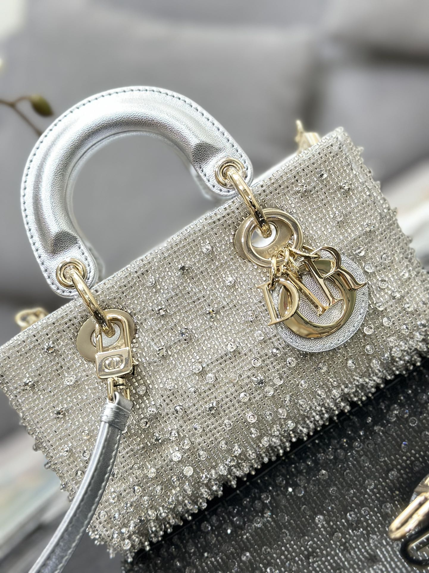 Bagsaaa D10r LAdy D-Joy Silver-Tone Satin with Gradient Bead Embroidery - 16 x 9 x 5 cm