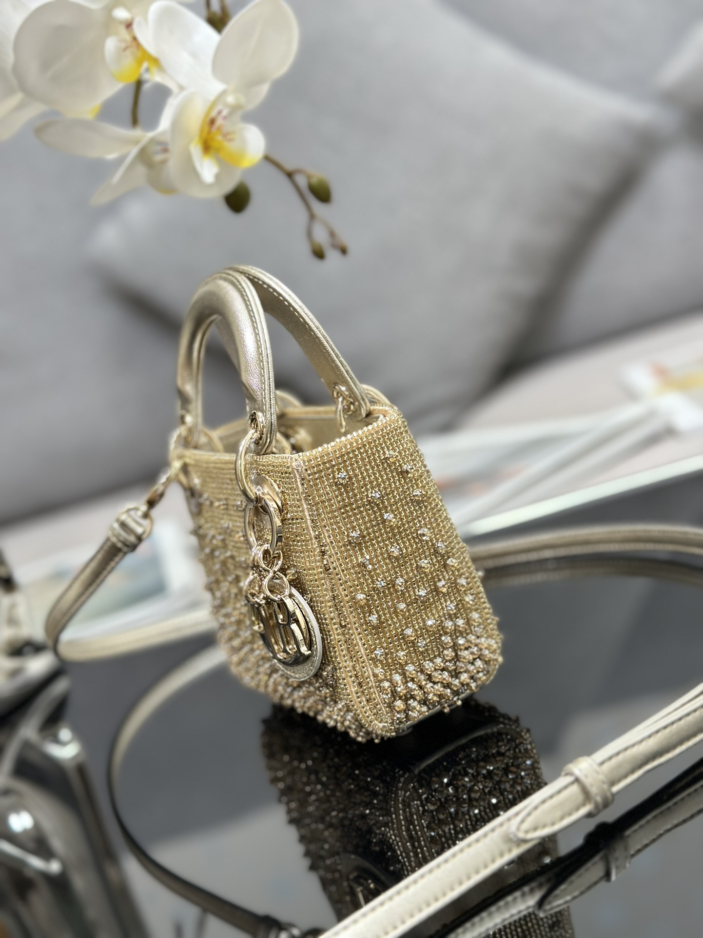 Bagsaaa D10r Lady Micro Gold-Tone Satin with Gradient Bead Embroidery 12 x 10.2 x 5cm