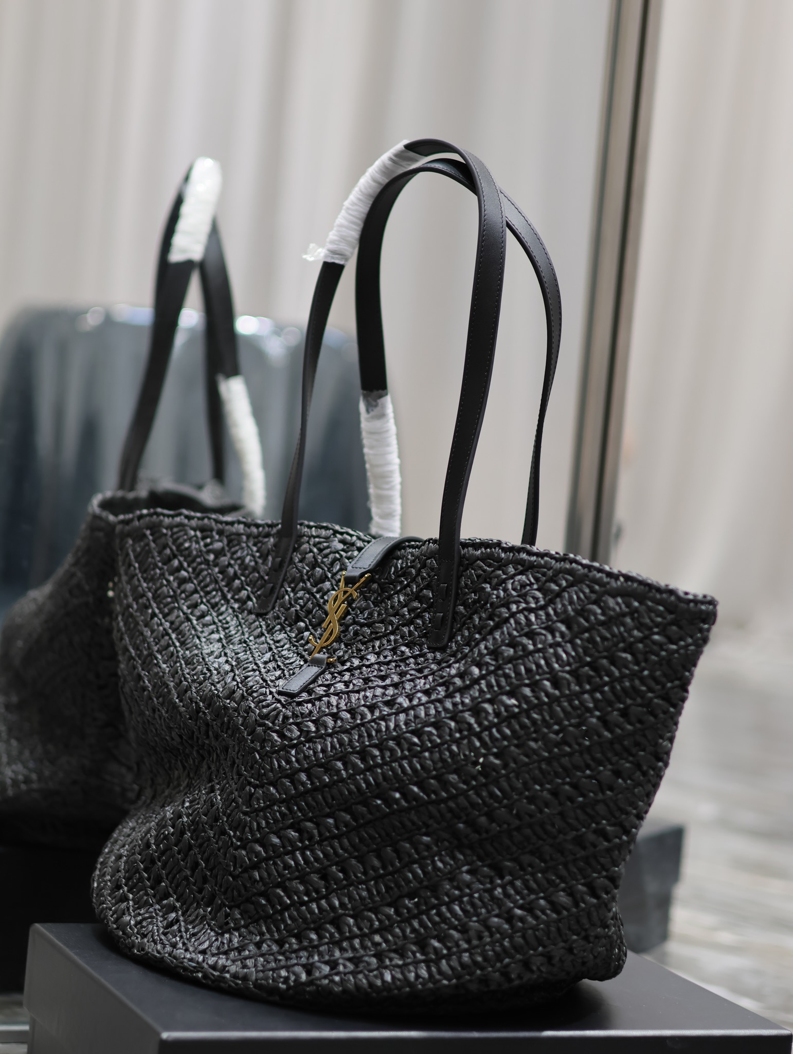 BAGSAAA Y51 PANIER MEDIUM IN RAFFIA AND VEGETABLE-BLACK LEATHER
