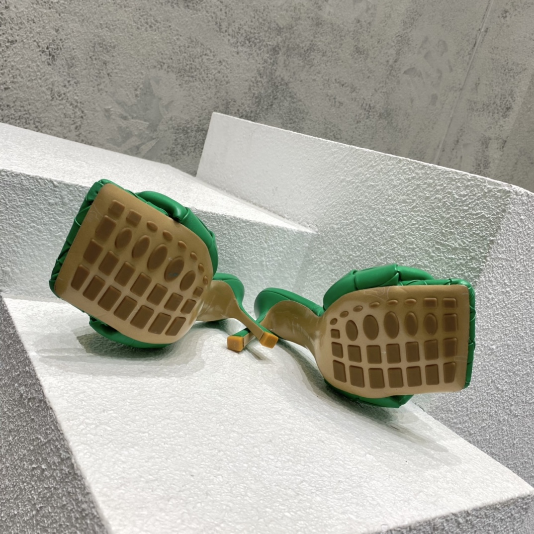 Bagsaaa B0tt*ga Ven*ta The Rubber Lido Sandals Green