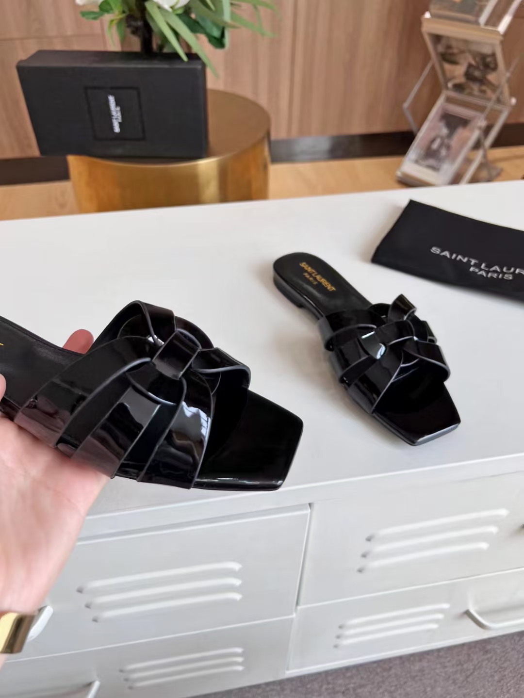 Bagsaaa Y51 Tribute Slides Patent Leather Black 