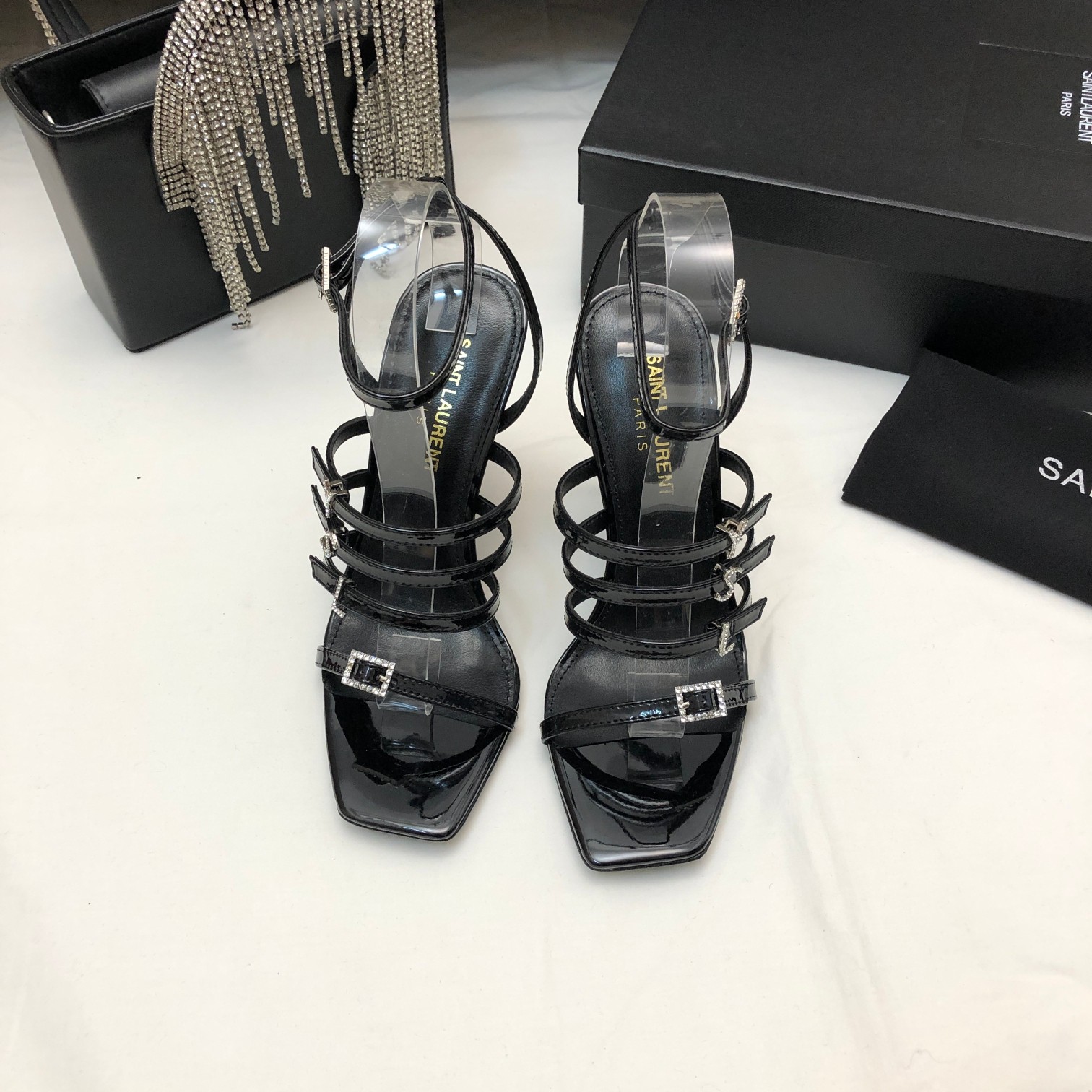 Bagsaaa Y51 Jerry embellished patent black sandals