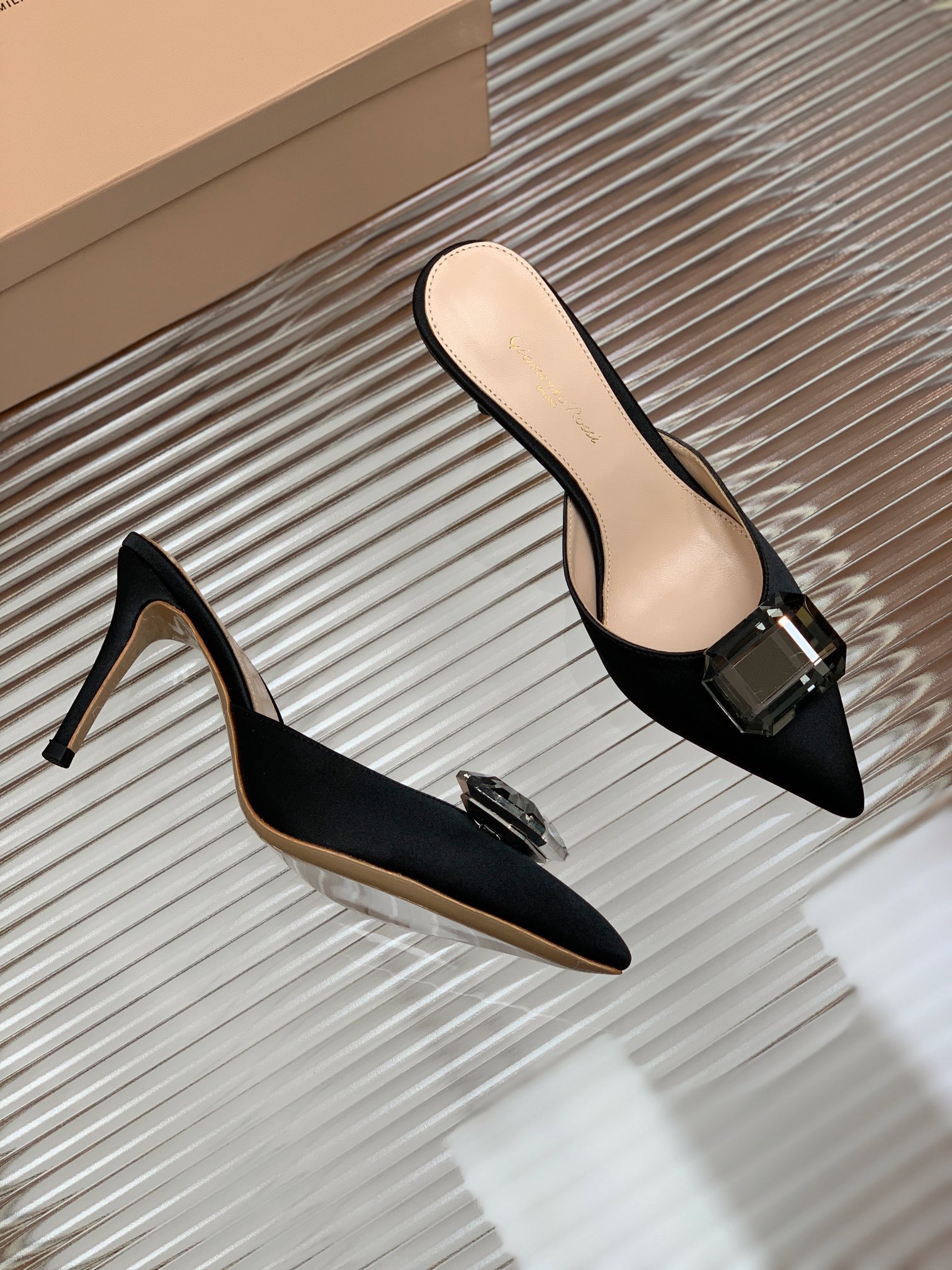 Bagsaaa Gianvito Rossi Jaipur 85mm satin black pumps