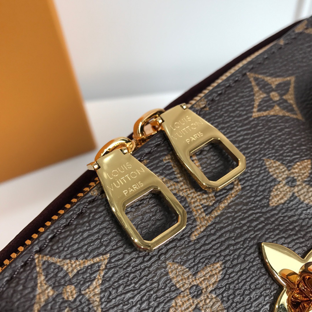 Bagsaaa L0vis Vvtt0n Flower BB Beige Bag M44359