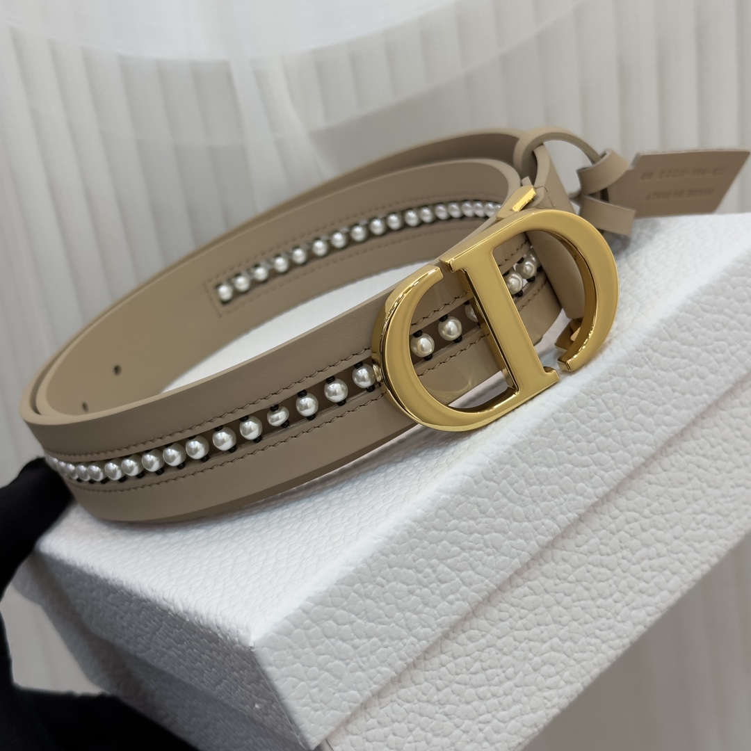 Bagsaaa D10r 30 MONTAIGNE BELT Beige Smooth Calfskin and White Glass Pearls