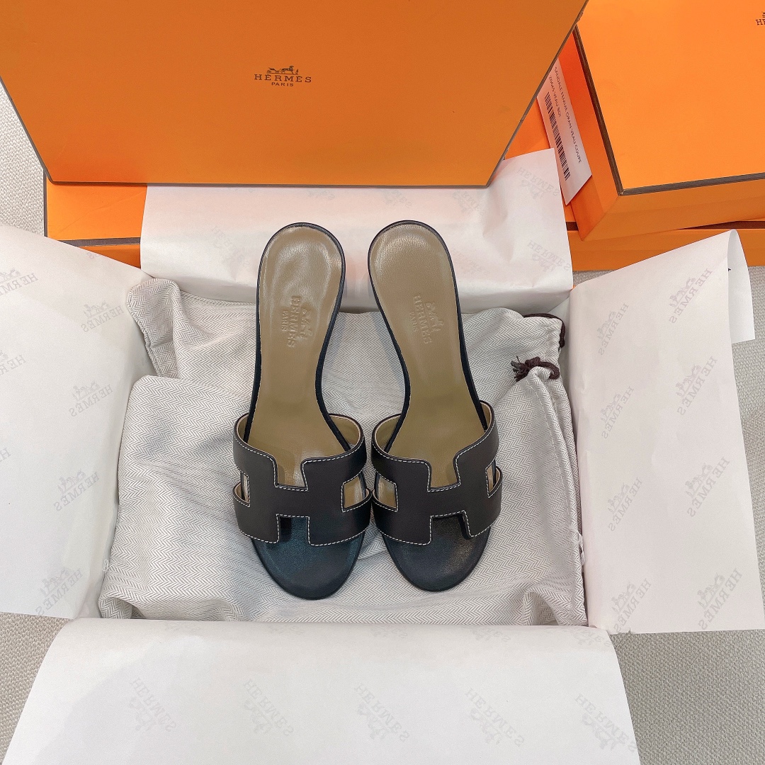 Bagsaaa H**me5 Oasis Black Heeled Sandals