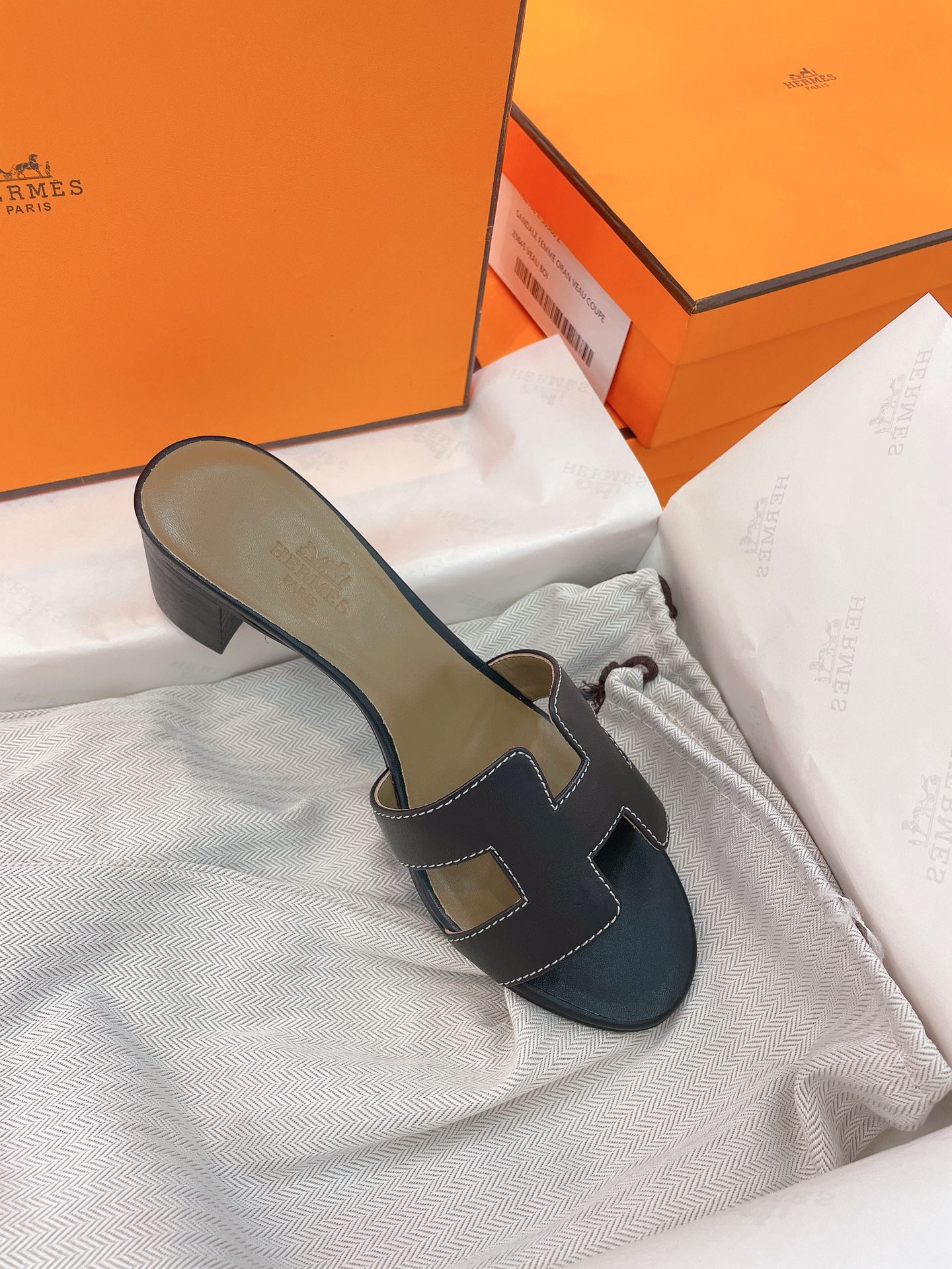 Bagsaaa H**me5 Oasis Black Heeled Sandals