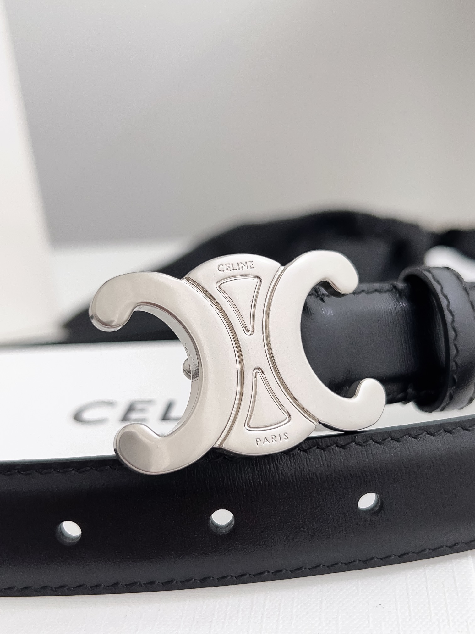 BAGSAAA Ce1i*e TRIOMPHE BELT IN TAURILLON LEATHER BLACK 2.5CM