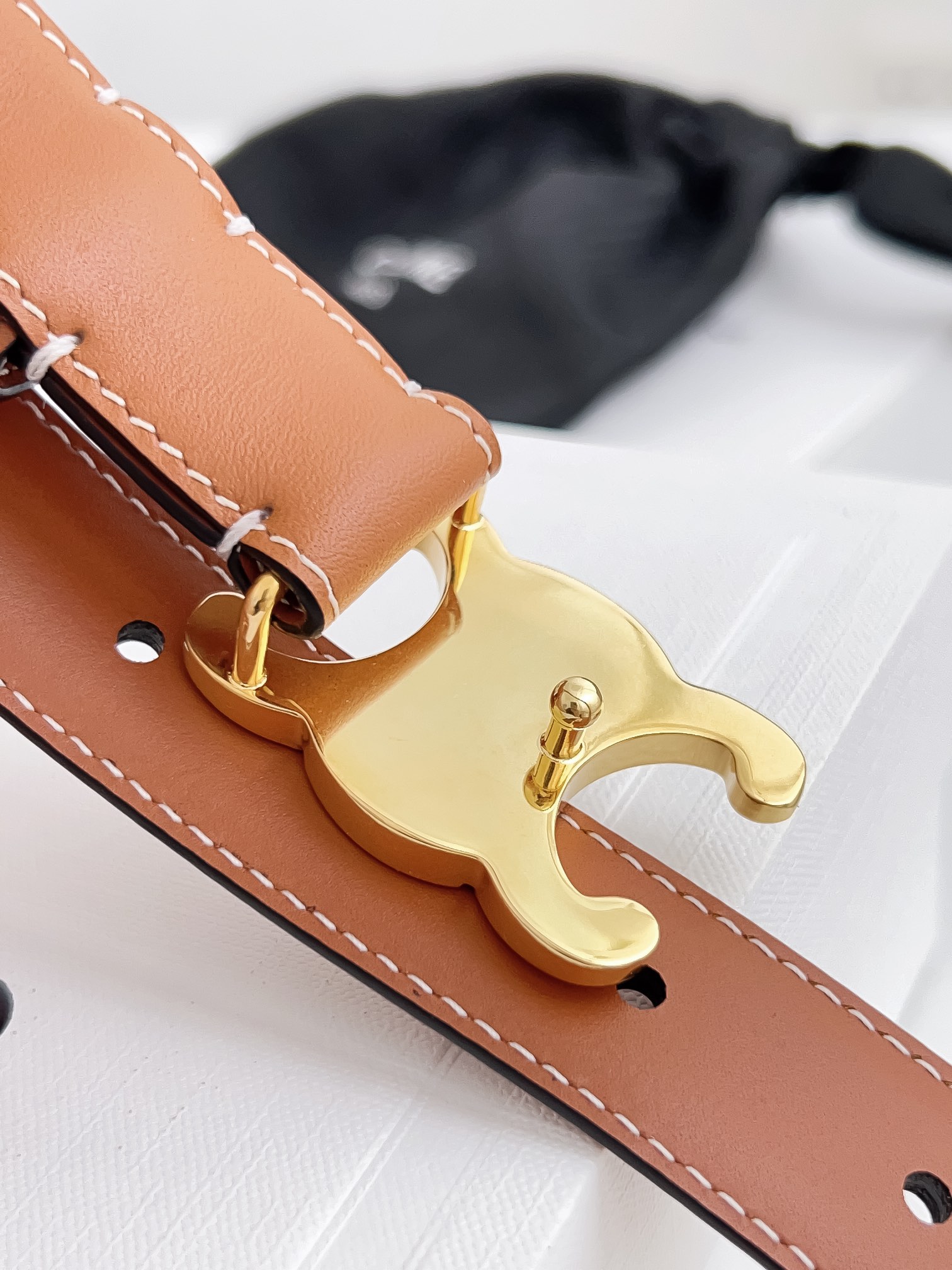 BAGSAAA Ce1i*e MEDIUM TRIOMPHE BELT IN NATURAL CALFSKIN TAN 2.5CM