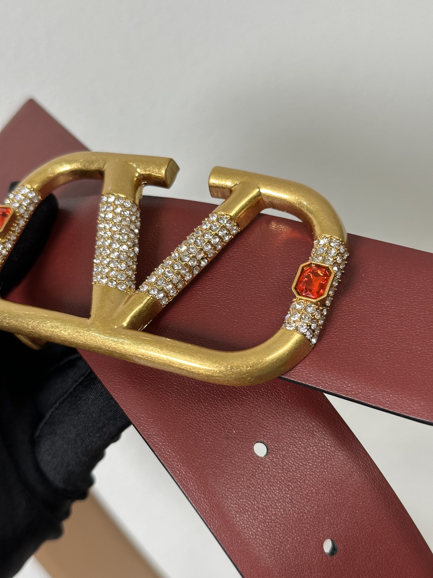 Bagsaaa Va1e*ntin0 Garavani VLogo Signature Burgundy/Beige 4cm