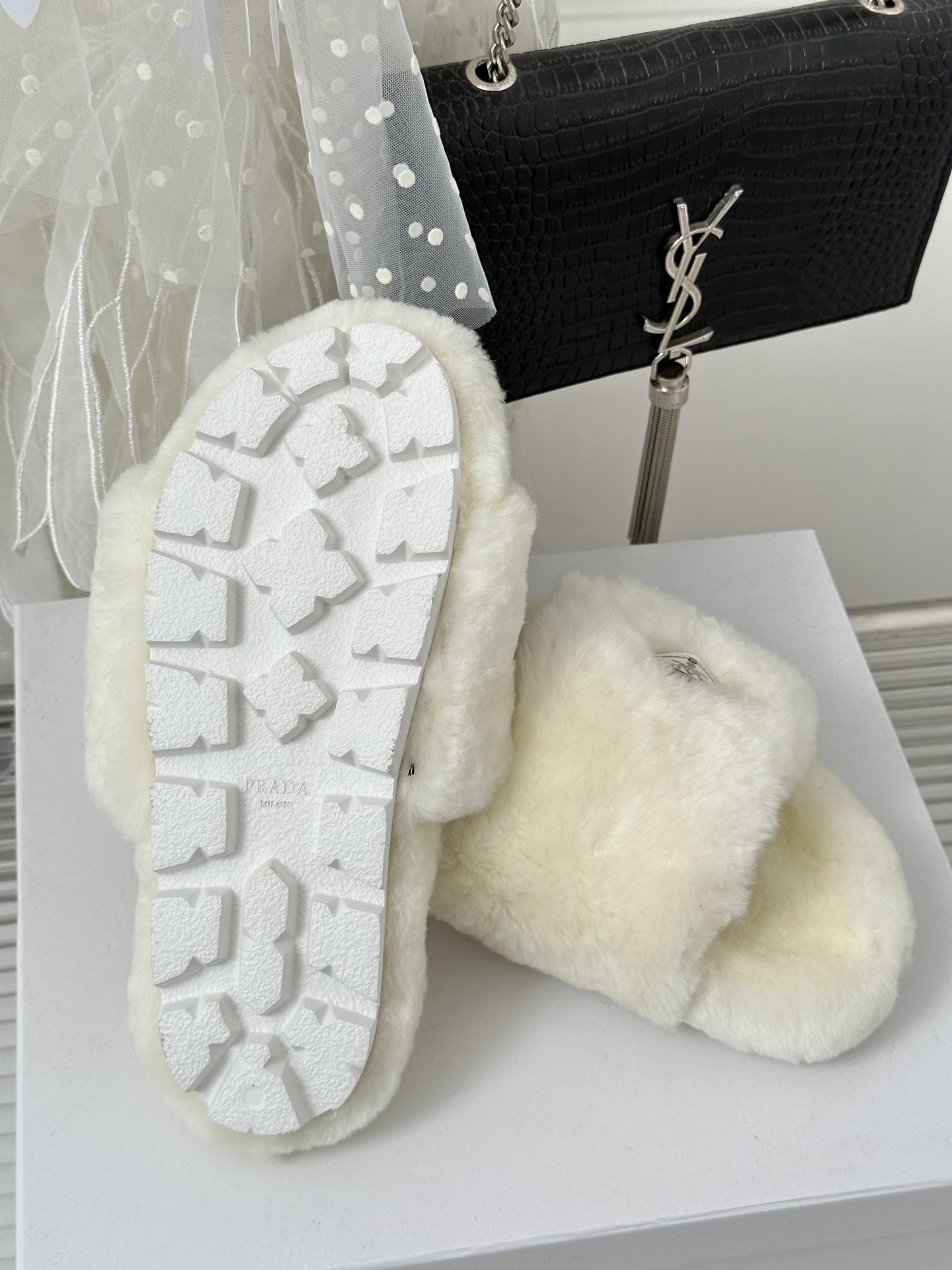 Bagsaaa Pra*a Fur Leather Black Slides