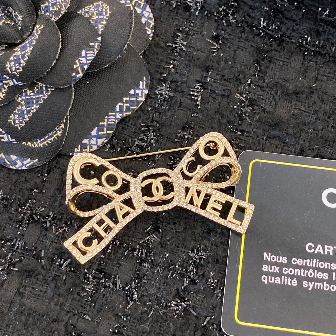 Bagsaaa Ch**el Ribbon Brooch 