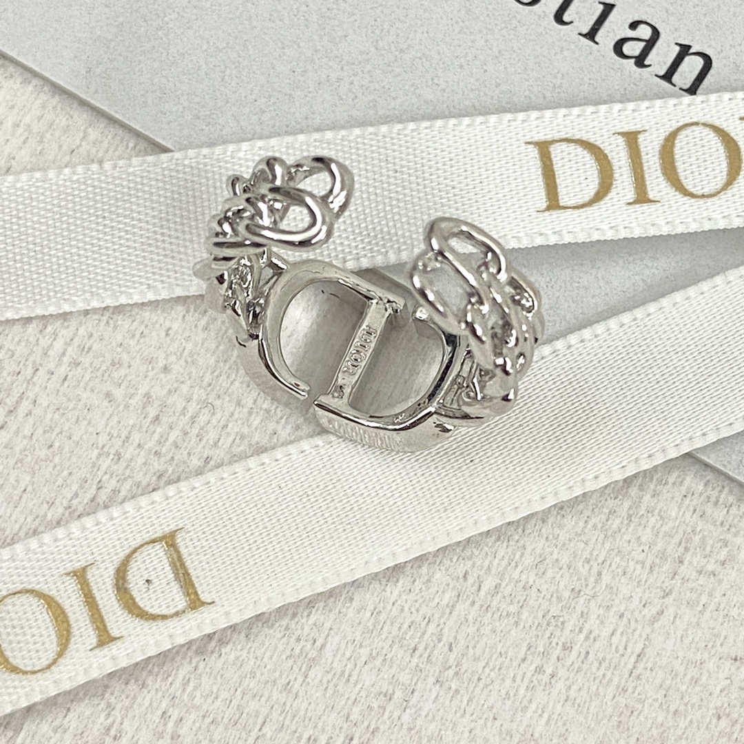 Bagsaaa D10r Crystal Silver Ring 