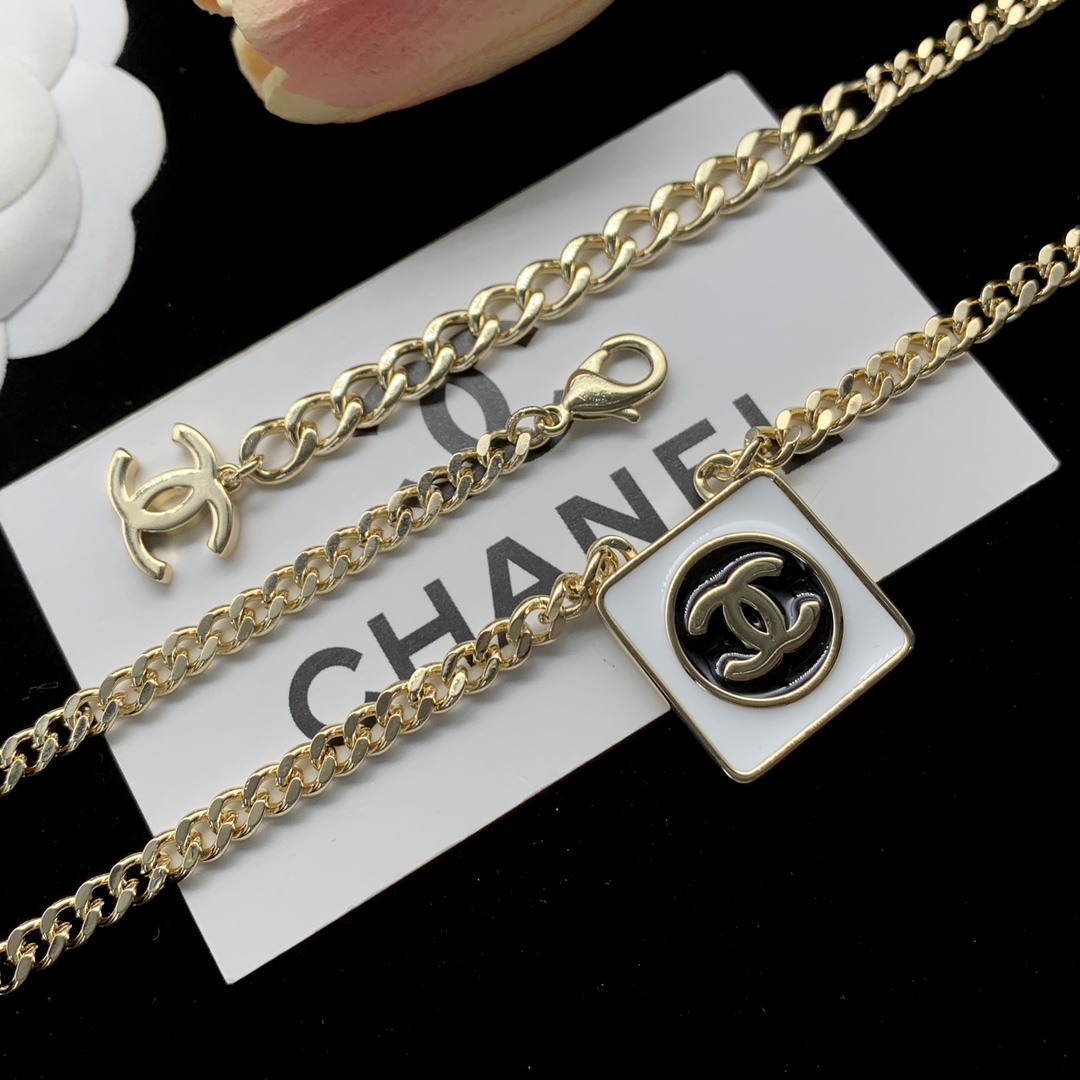 Bagsaaa Ch**el Gold Necklace 