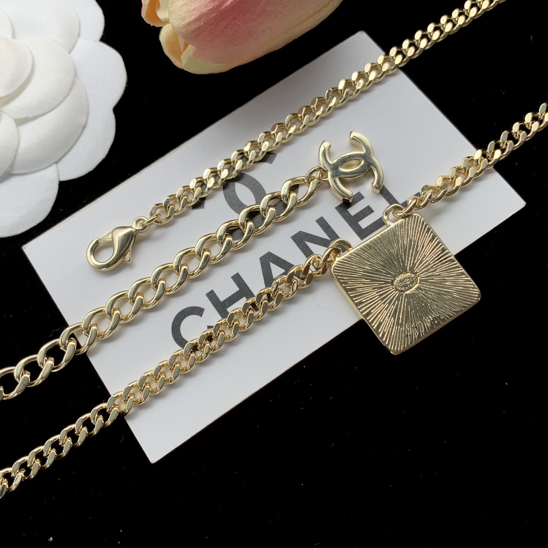 Bagsaaa Ch**el Gold Necklace 