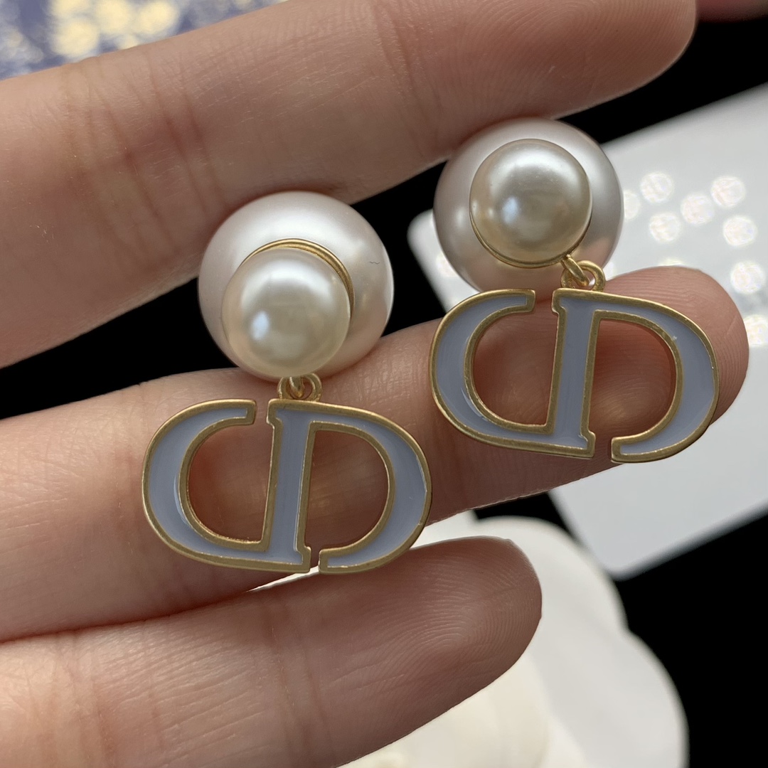 Bagsaaa D10r Montaigne CD Stud Earrings 