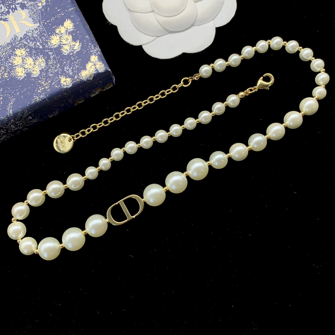 Bagsaaa D10r CD Logo Pearl Set (Necklace + Bracelet)