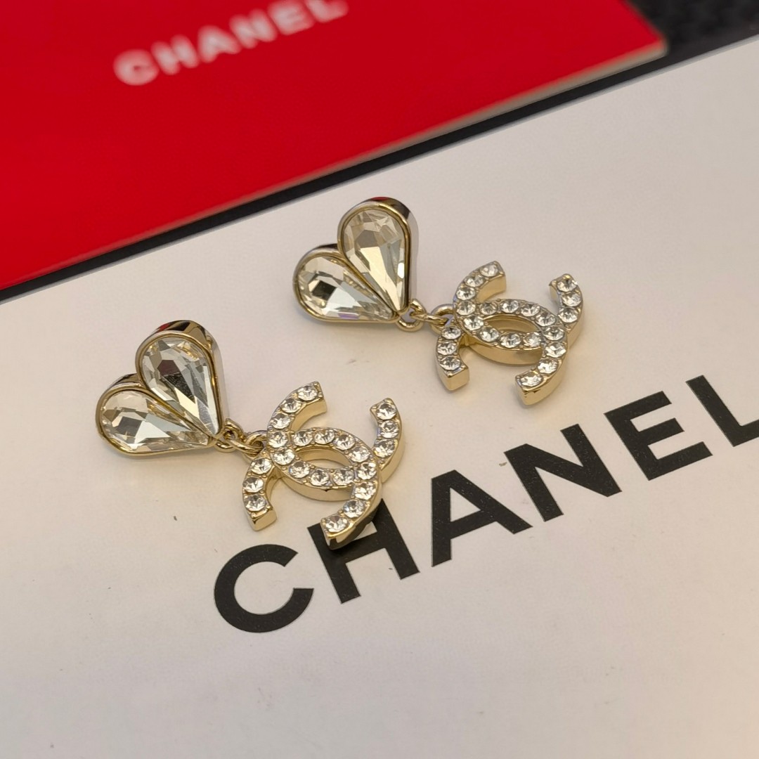 Bagsaaa Heart Drop Earrings 