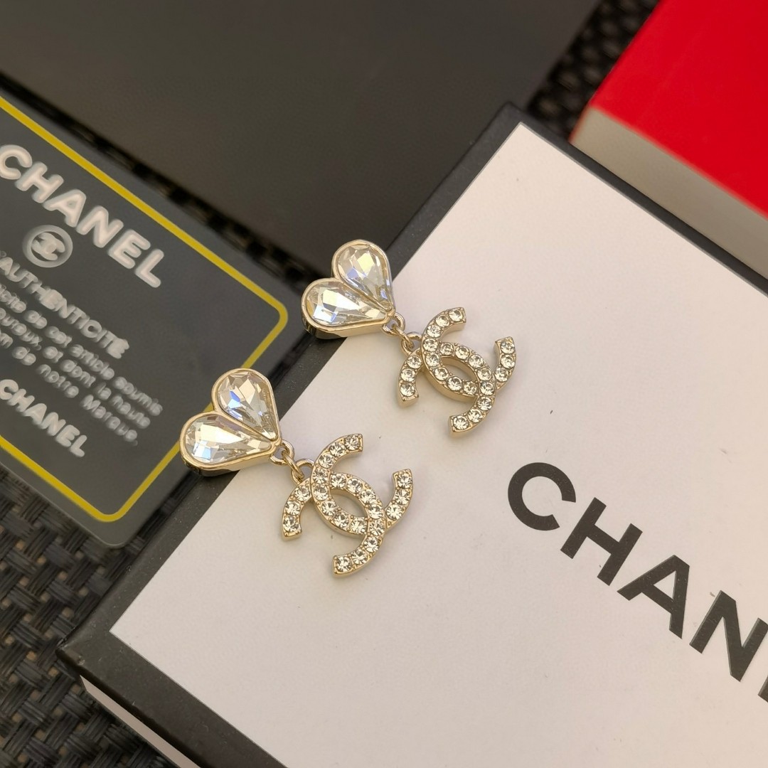 Bagsaaa Heart Drop Earrings 