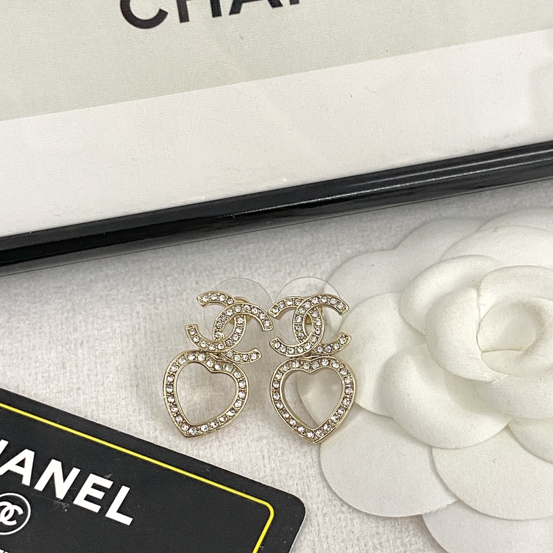 Bagsaaa Ch**el Heart and CC Logo Fdrop Earrings