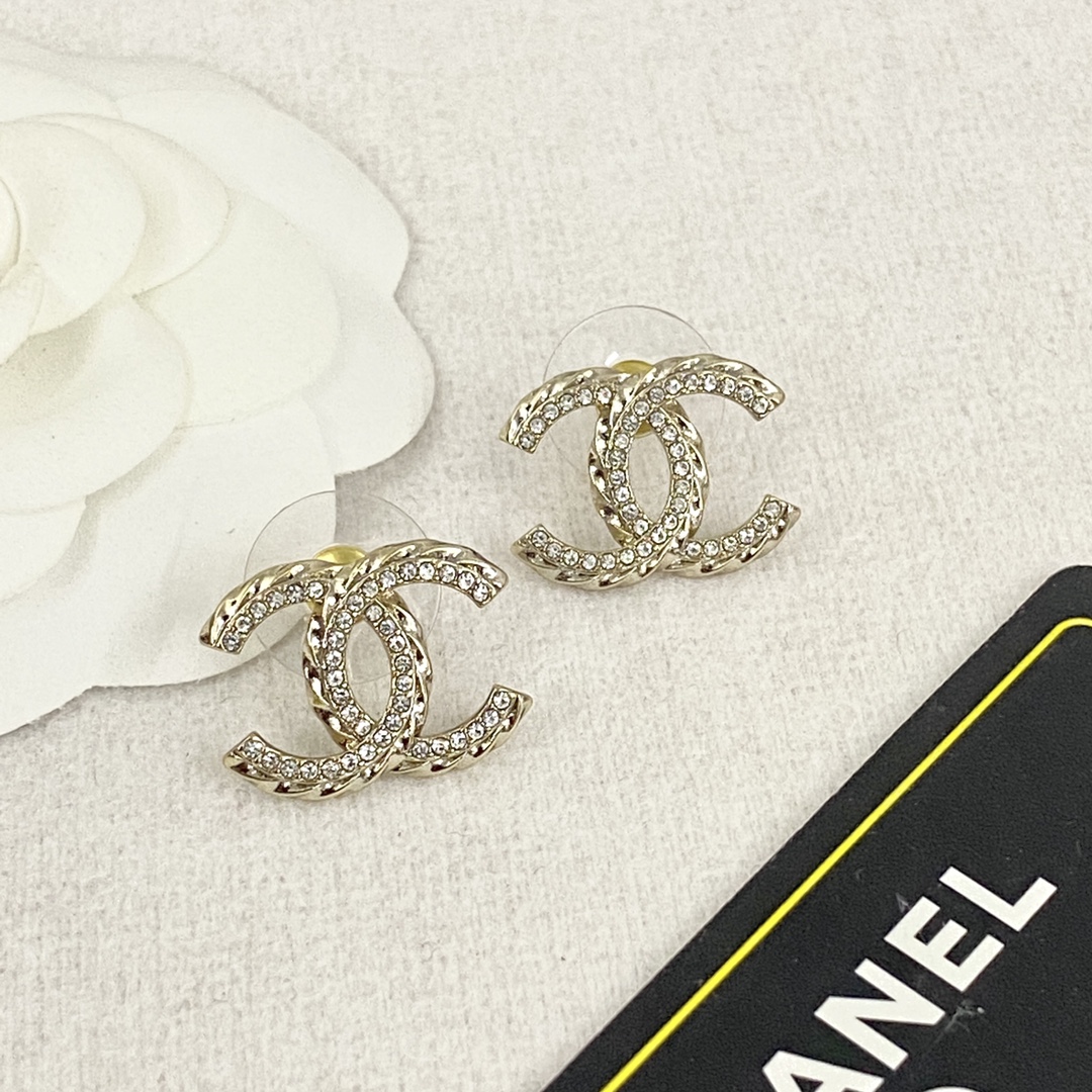Bagsaaa Ch**el CC Logo Earrings