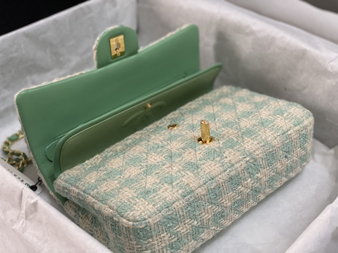 Bagsaaa Ch**el Tweed Flap Bag Mint and Cream - 25cm