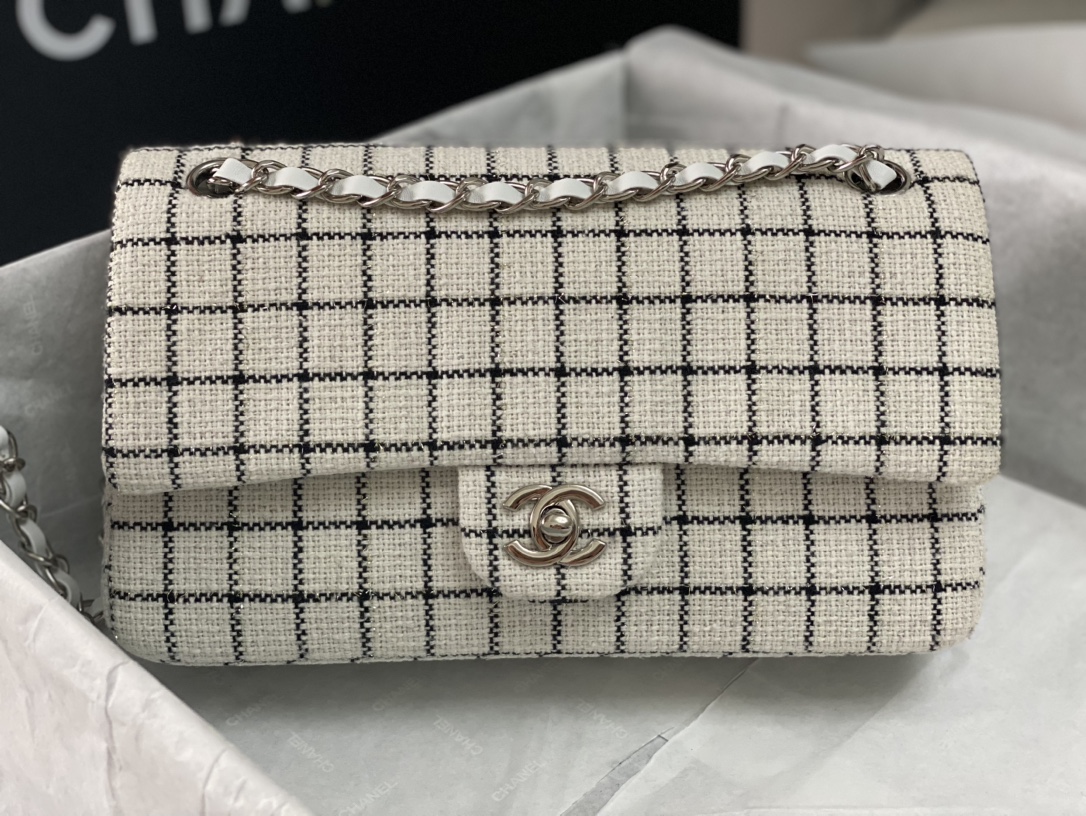 Bagsaaa Ch**el Tweed Flap White and Black Lines - 25cm