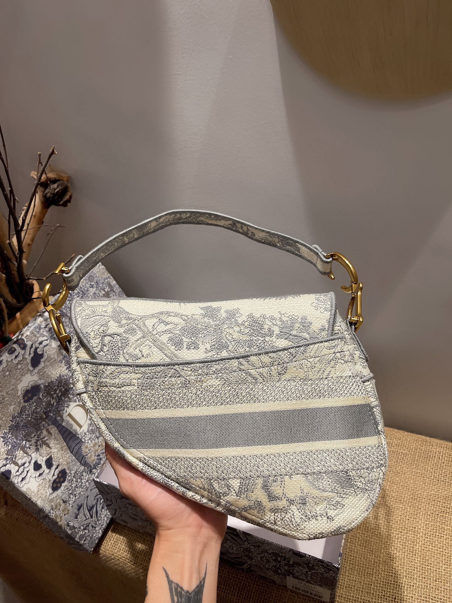 Bagsaaa D10r Grey Toile De Jouy Embroidery Saddle Bag - 25.5 x 20 x 6.5 cm