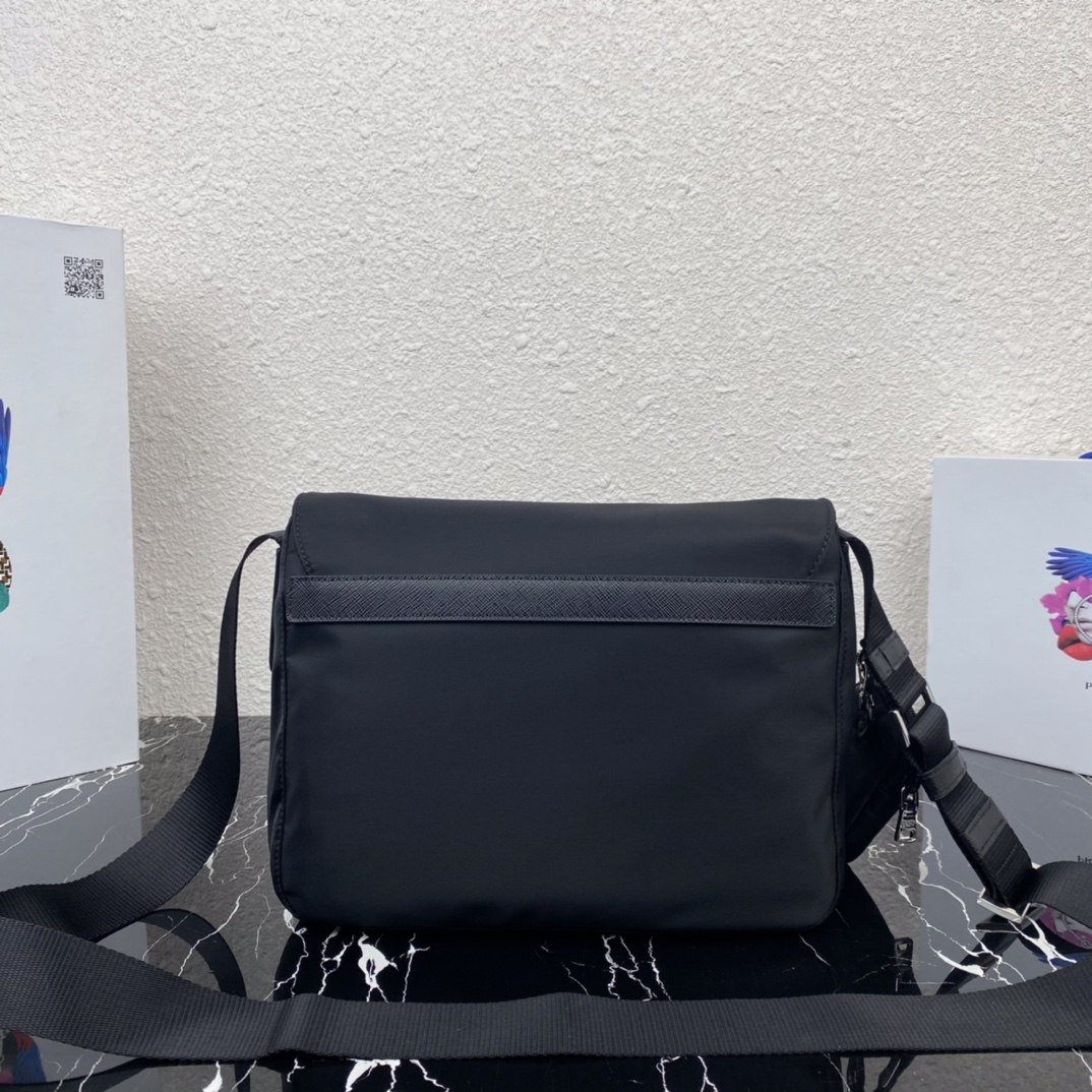 Bagsaaa Pra*a Re-Nylon black shoulder bag - 27x20.5x12cm