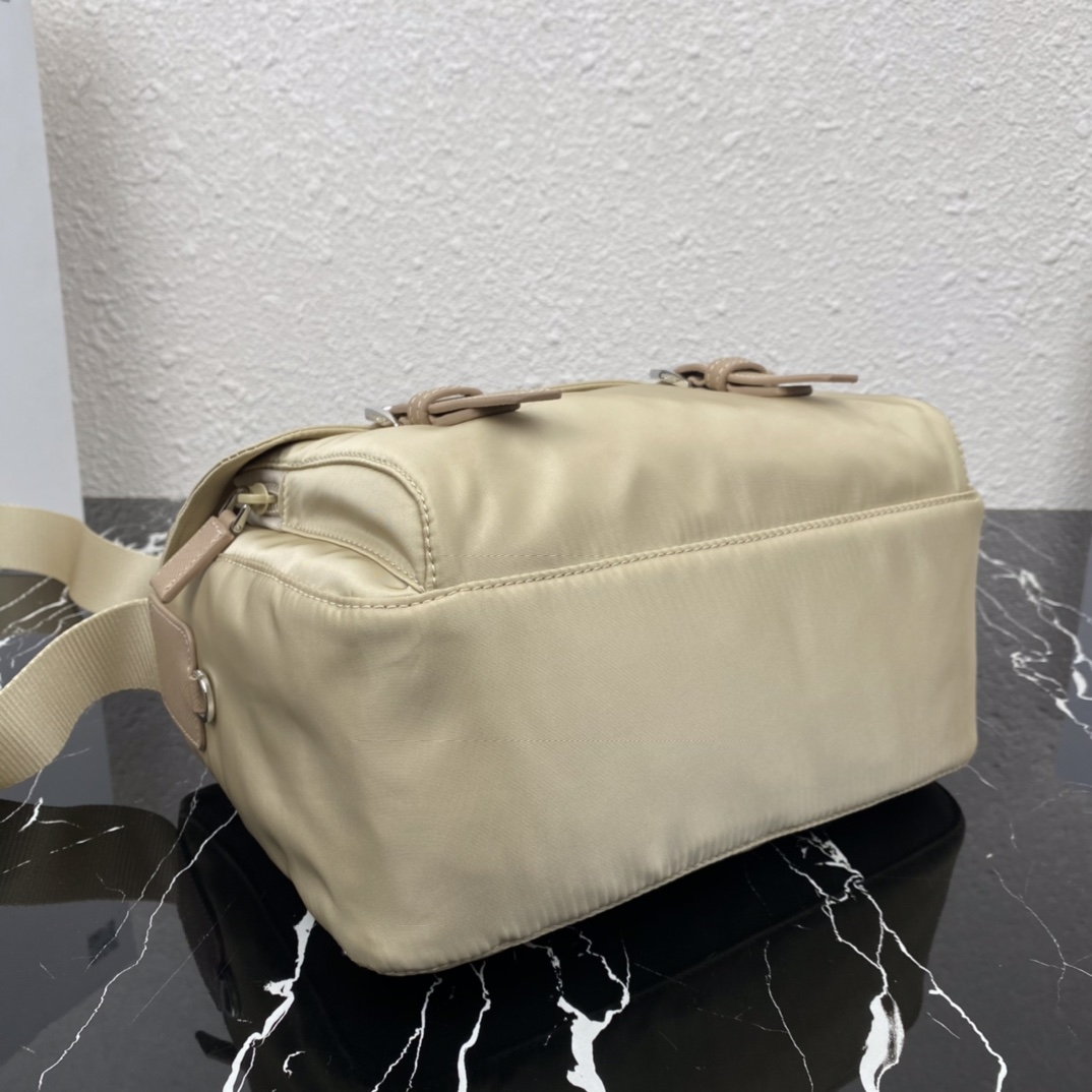 Bagsaaa Pra*a Re-Nylon beige shoulder bag - 27x20.5x12cm