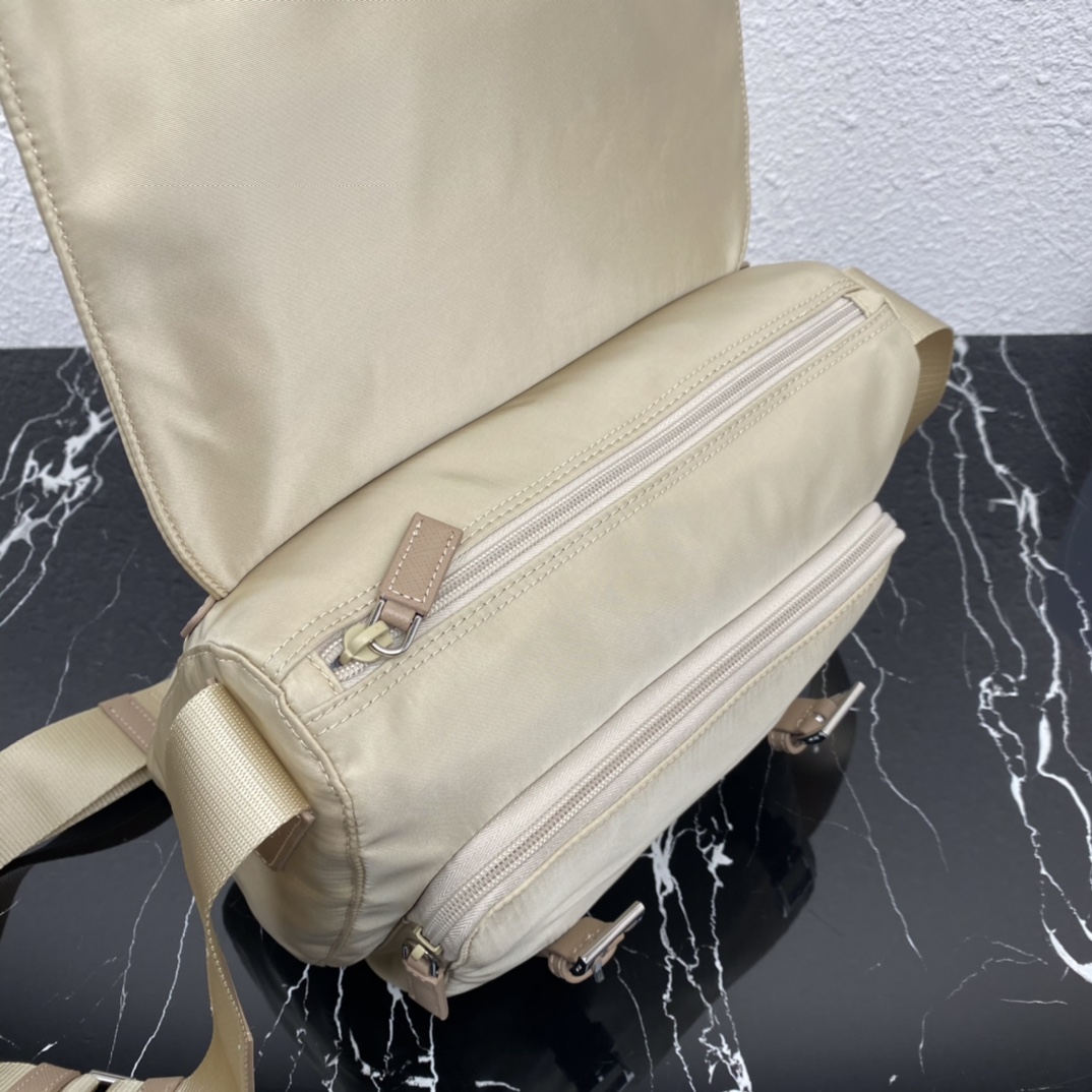 Bagsaaa Pra*a Re-Nylon beige shoulder bag - 27x20.5x12cm