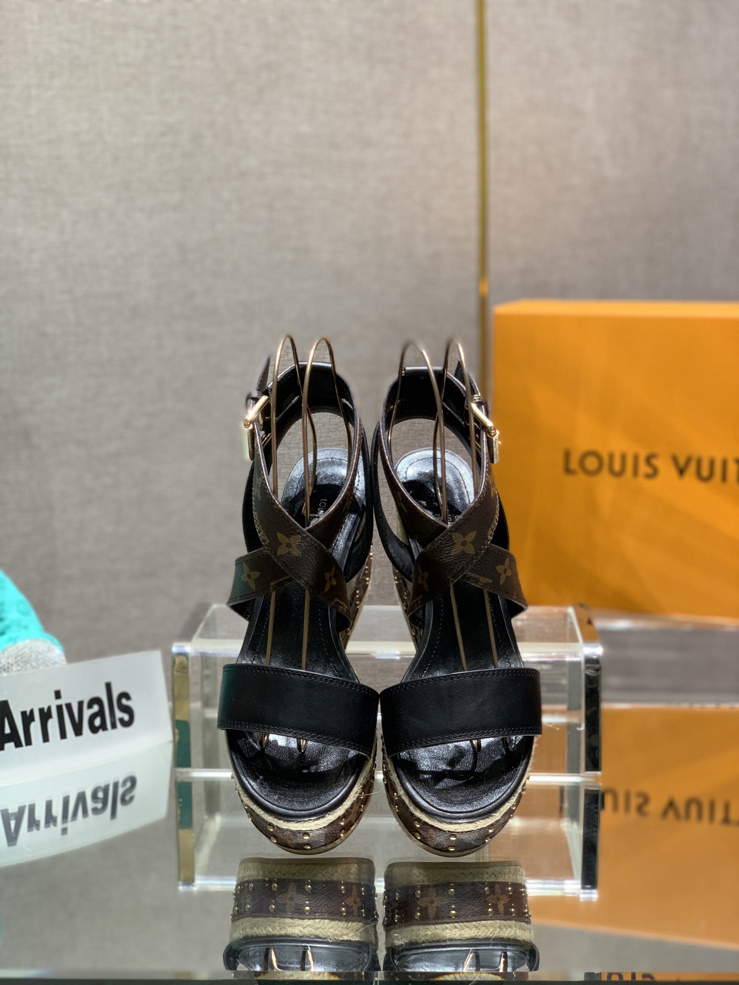Bagsaaa L0vis Vvtt0n Boundary Wedge Sandals Brown and Black