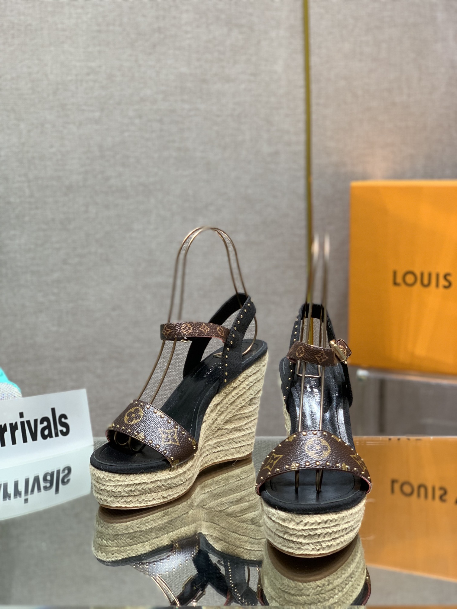 Bagsaaa L0vis Vvtt0n Wedge Sandals Black