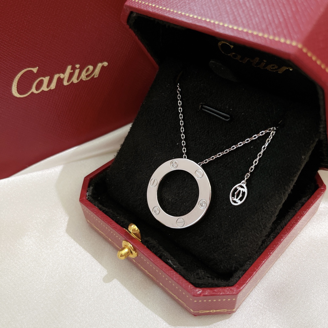 Bagsaaa Ca*t1er Necklace 