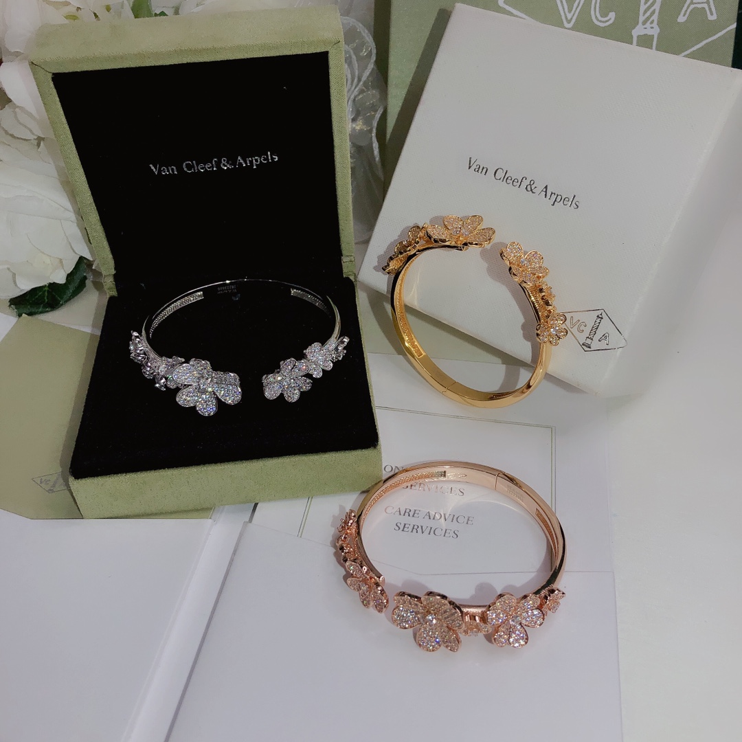 Bagsaaa V*n Cl**f & Arp*1s Frivole 7 flowers Bracelet 