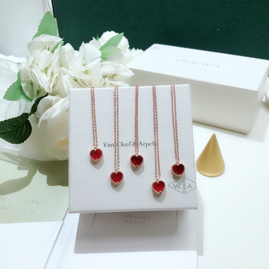 Bagsaaa V*n Cl**f & Arp*1s Red Heart Neckalce